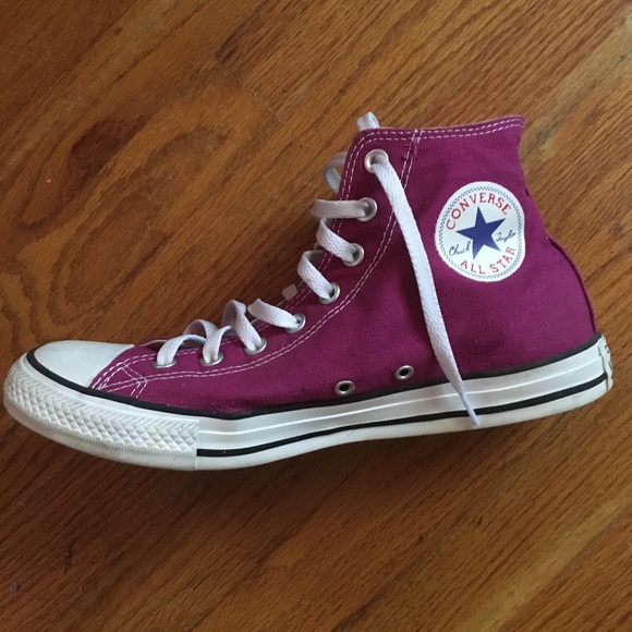 magenta converse